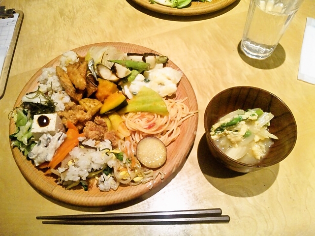 横浜 ハーベストで野菜たっぷりの食べ放題 次は 何を食べようかな